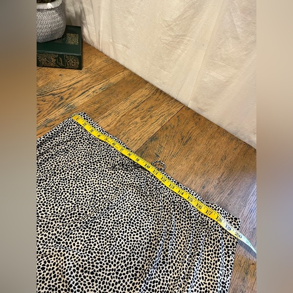 Ari & Clo Animal Print Drawstring Midi Skirt Size 22 - Picture 9 of 10
